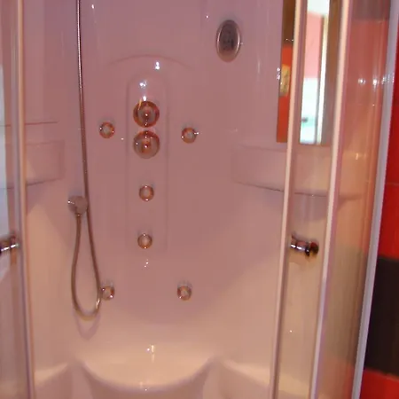 斯皮科公寓 3* 赫瓦尔